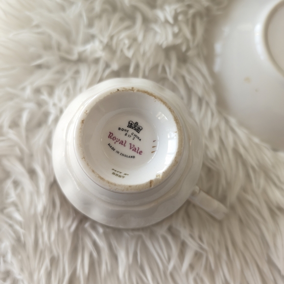 Teacup & Saucer Set - 1 Set - Picture 8 of 8